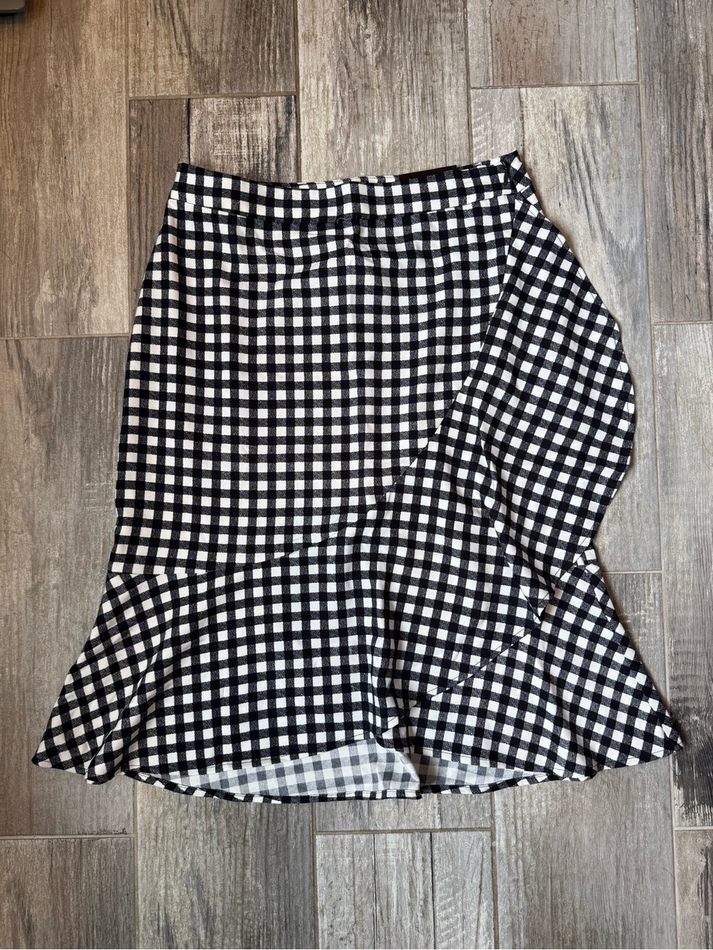 Banana Republic Black and White Gingham Flounce-Hem Skirt